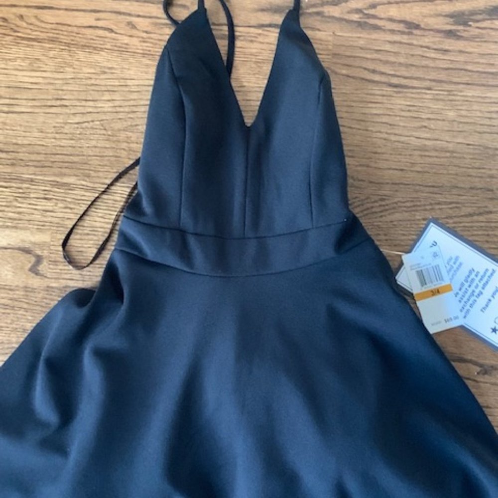 Women's Black Semi-Formal Dress Lace Back NWT Sz 3/4